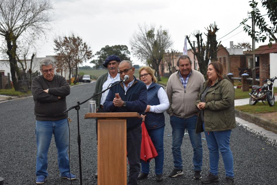 Inauguración de obras del plan 100 % bitumen en Capilla del Sauce