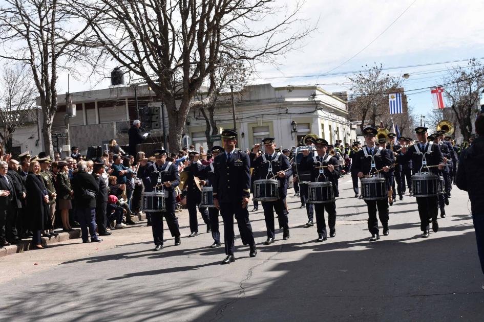 Gran convocatoria en los actos patrios del 25 de Agosto