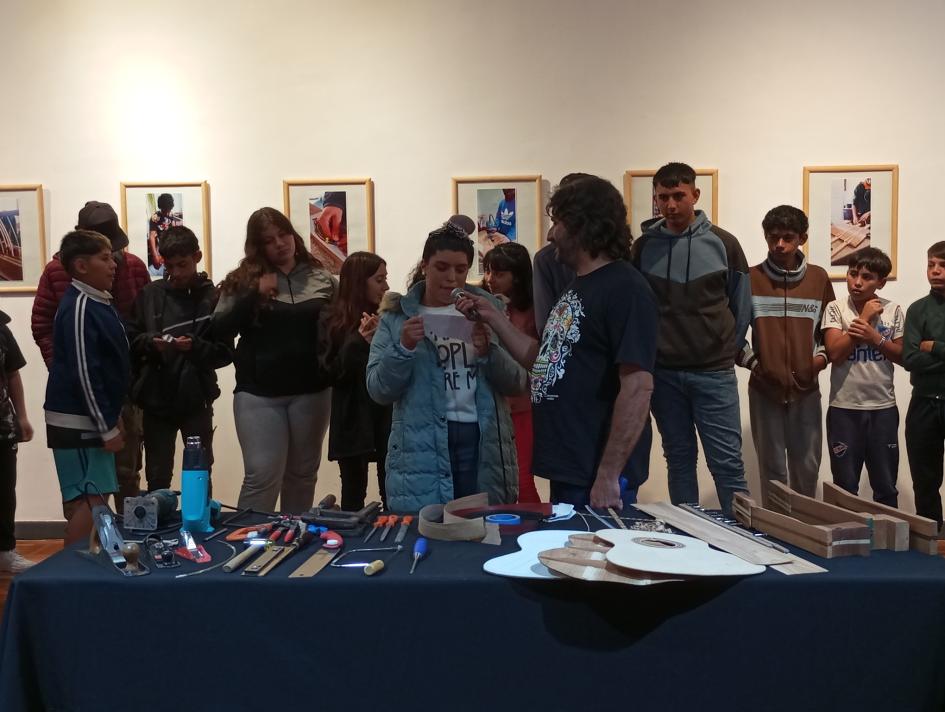 Se realizó taller de lutería en guitarra del Centro De Puertas Abiertas Se realizó taller de lutería en guitarra del Centro De Puertas Abiertas