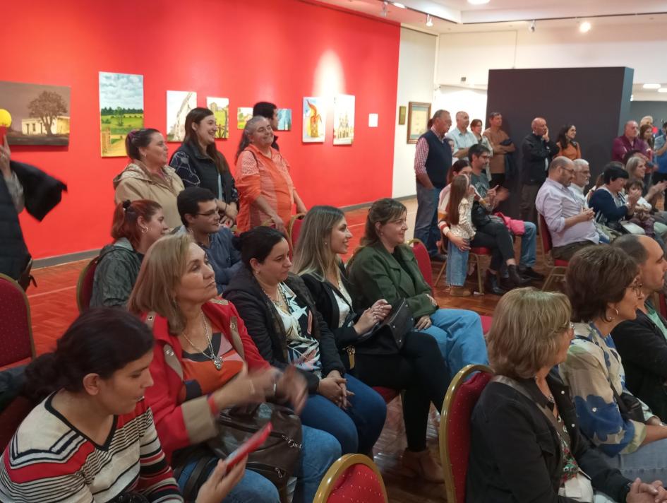 Se realizó taller de lutería en guitarra del Centro De Puertas Abiertas