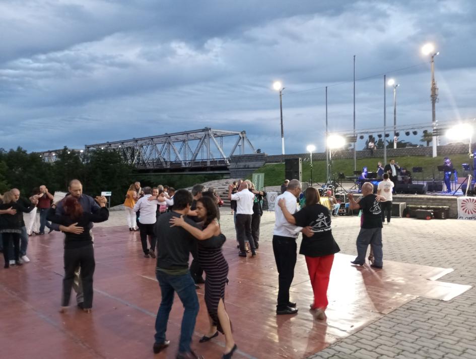 Floridenses celebraron el Día Internacional del Tango