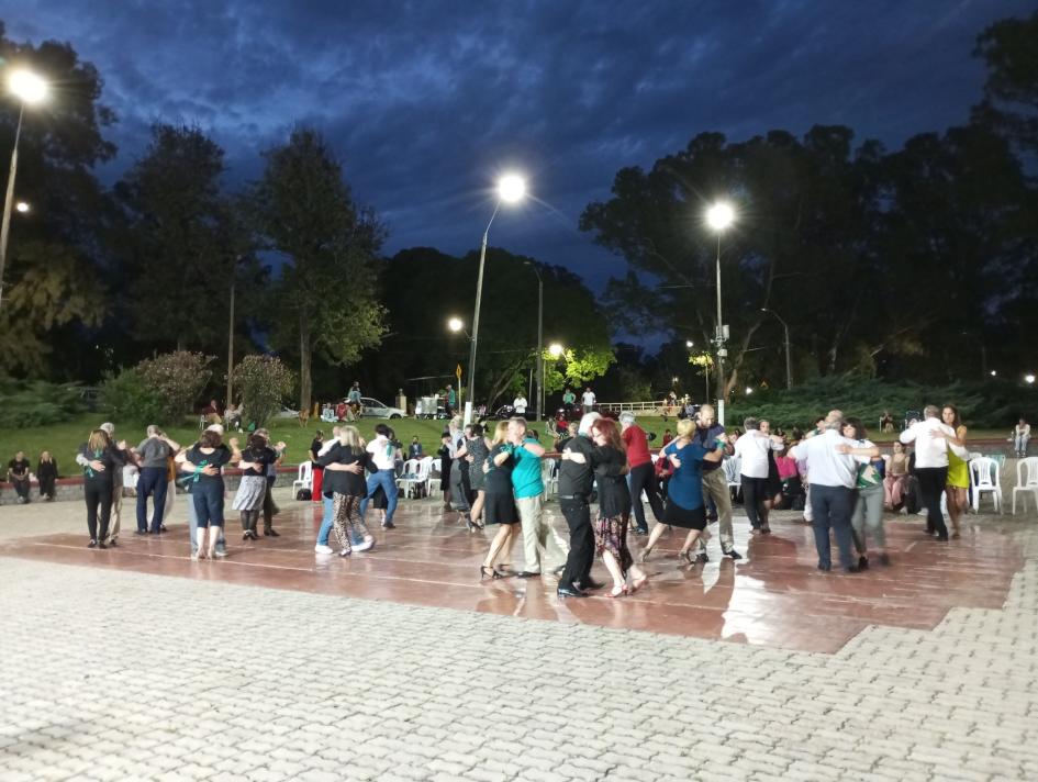 Floridenses celebraron el Día Internacional del Tango