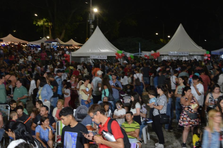 La fiesta de la Navidad convocó a cientos de floridenses