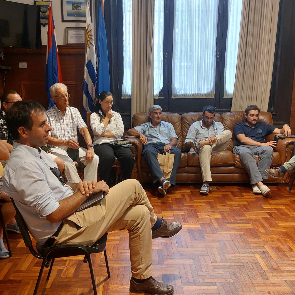 reunion en depacho del intendente Lopez reunion en depacho del intendente Lopez