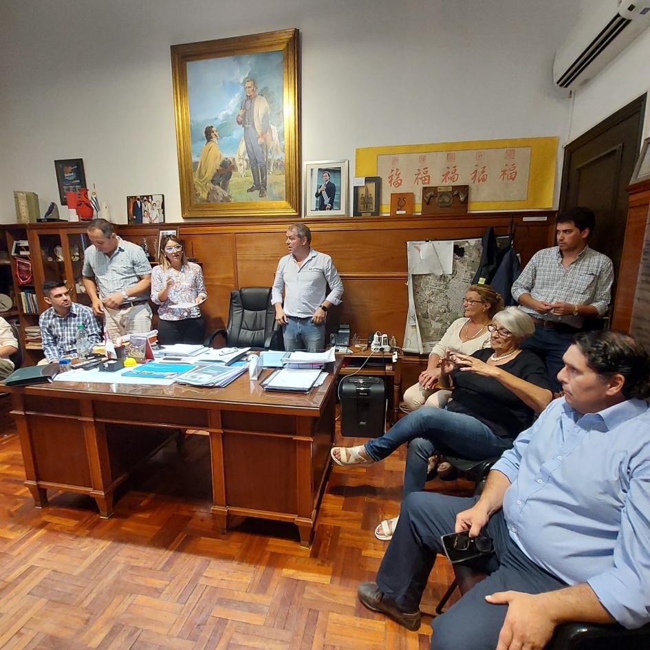 reunion en depacho del intendente Lopez reunion en depacho del intendente Lopez