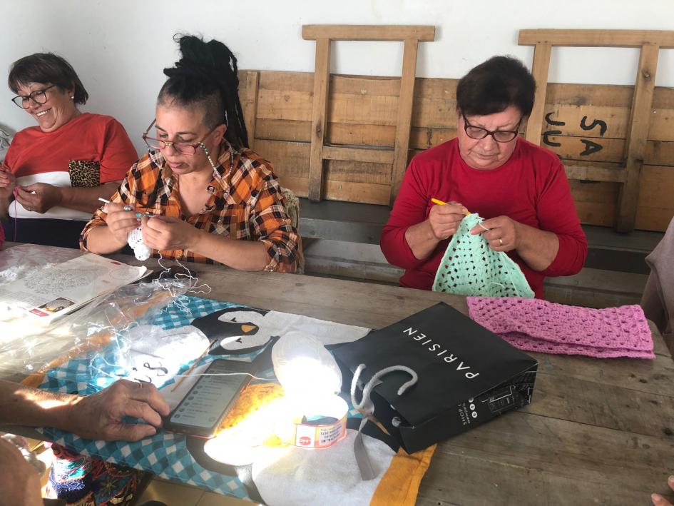Usuaria de Centro Braille participa de curso de tejido Usuaria de Centro Braille participa de curso de tejido