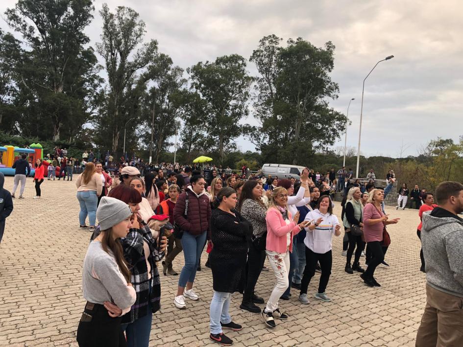 "Florida te Abriga" en el Prado Piedra Alta "Florida te Abriga" en el Prado Piedra Alta
