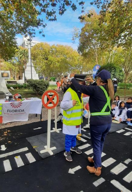 Escuela de Tránsito en la ciudad de Durazno Escuela de Tránsito en la ciudad de Durazno