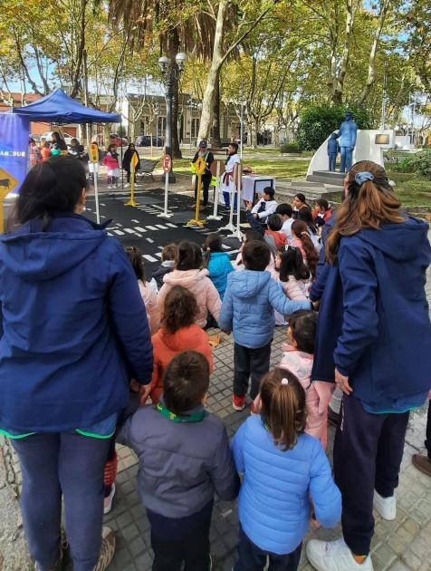 Escuela de Tránsito en la ciudad de Durazno Escuela de Tránsito en la ciudad de Durazno
