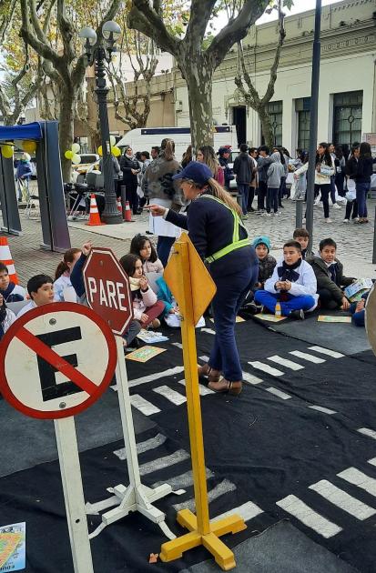 Escuela de Tránsito en la ciudad de Durazno Escuela de Tránsito en la ciudad de Durazno
