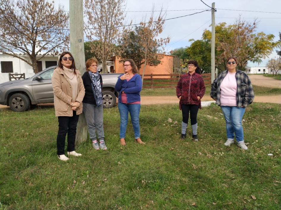 Plantación de especies nativas en plaza de La Macana