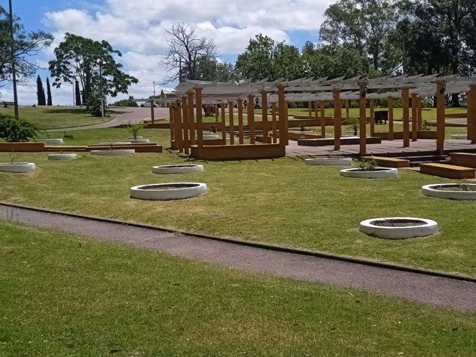 Mantenimiento de espacios públicos en la ciudad de Florida Mantenimiento de espacios públicos en la ciudad de Florida