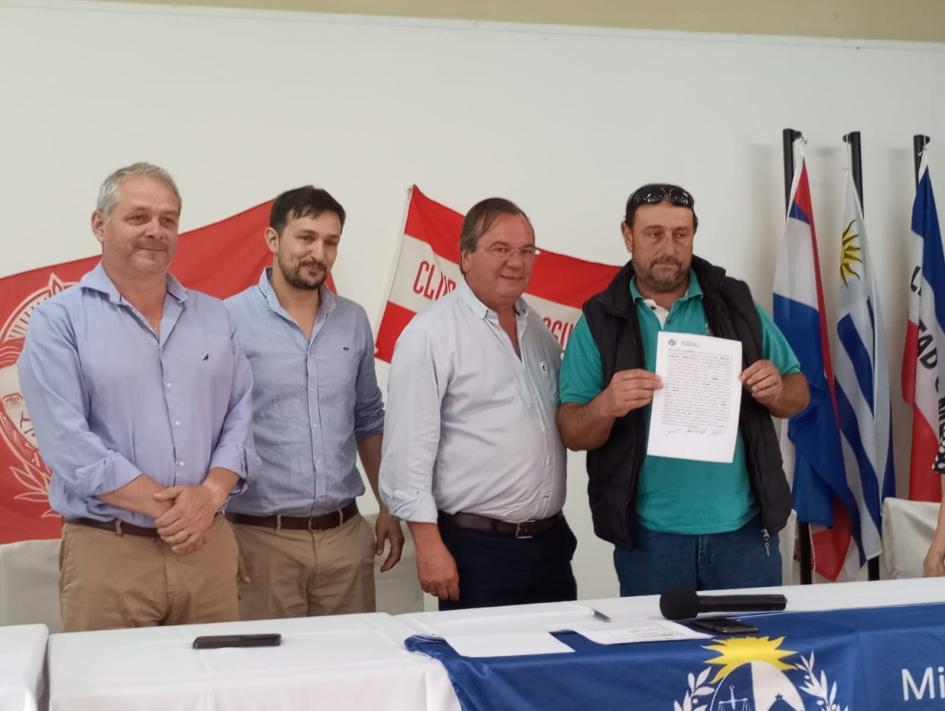 Firma con Club Urucas Firma con Club Urucas