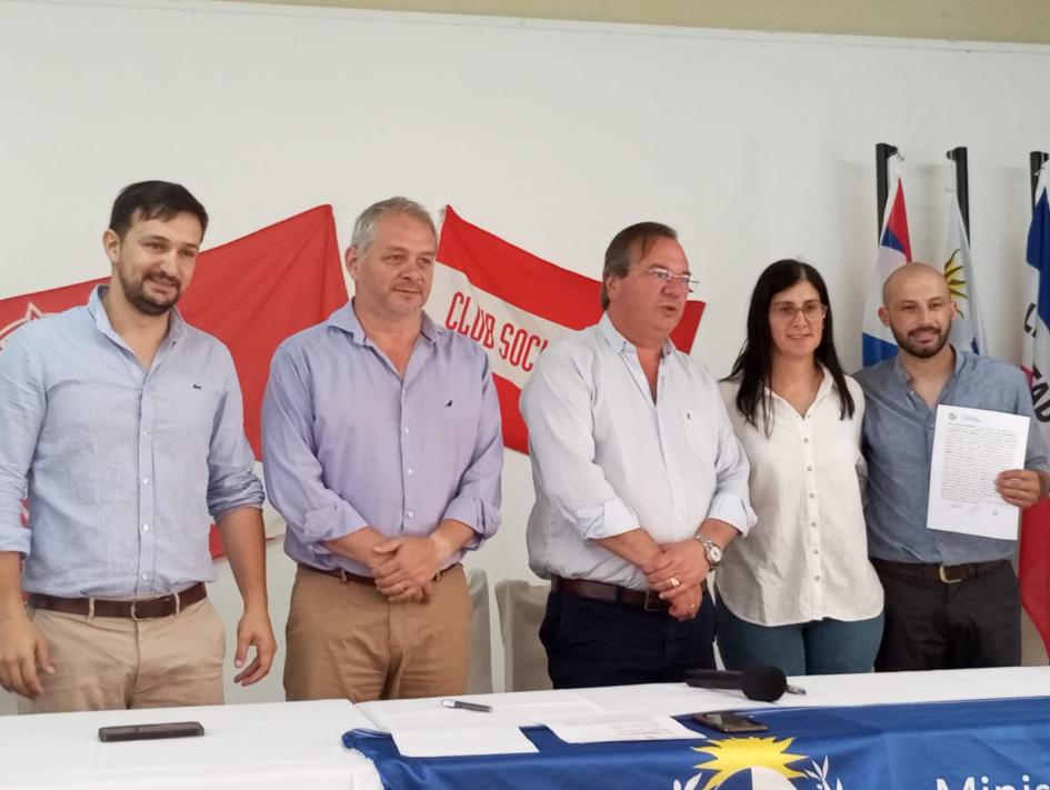 Firma con Institución Atlética El Inca Firma con Institución Atlética El Inca