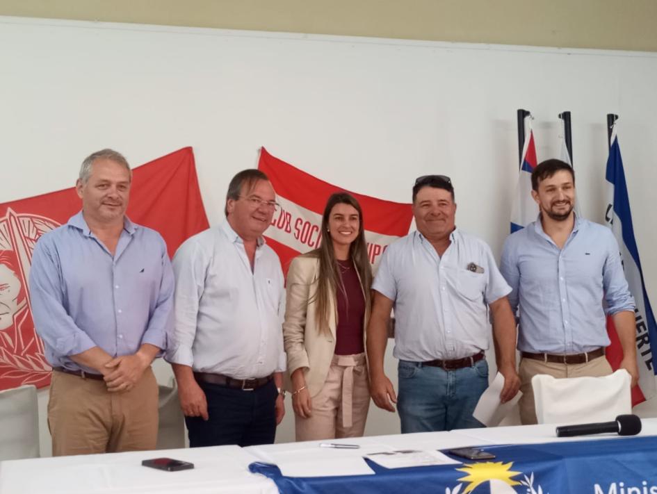 Firma con Club Casupá Firma con Club Casupá