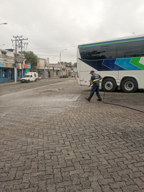 Trabajos de limpieza en distintos puntos de la ciudad | Intendencia de ...