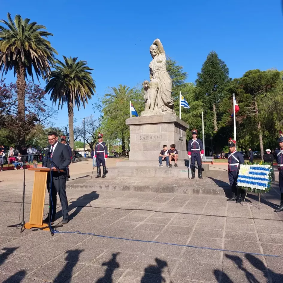 Conmemoración del 197° Aniversario de la "Batalla de Sarandí" ´´
