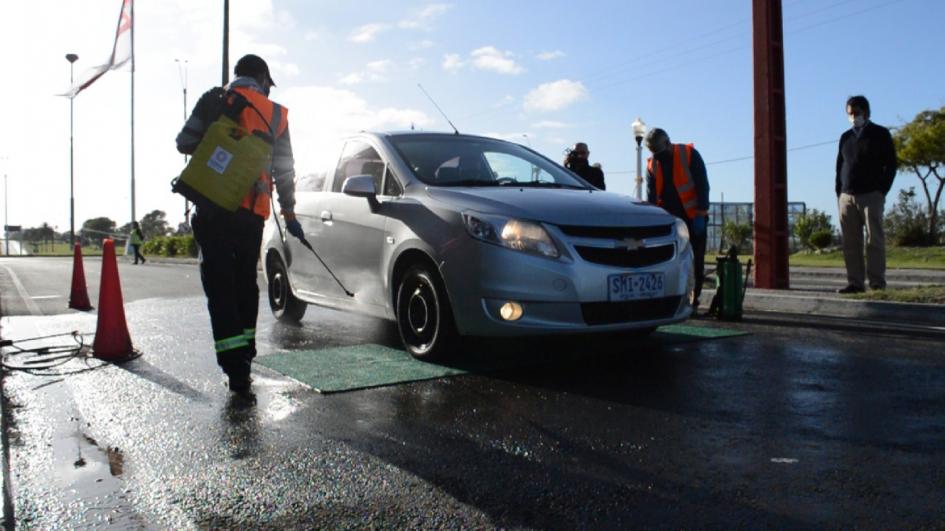 Trabajos de fumigacion en acceso a la ciudad Trabajos de fumigacion en acceso a la ciudad