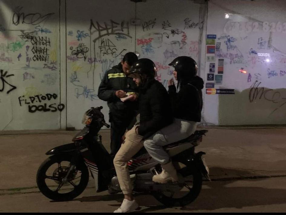 Importante operativo de control de tránsito en la Noche de la Nostalgia Importante operativo de control de tránsito en la Noche de la Nostalgia