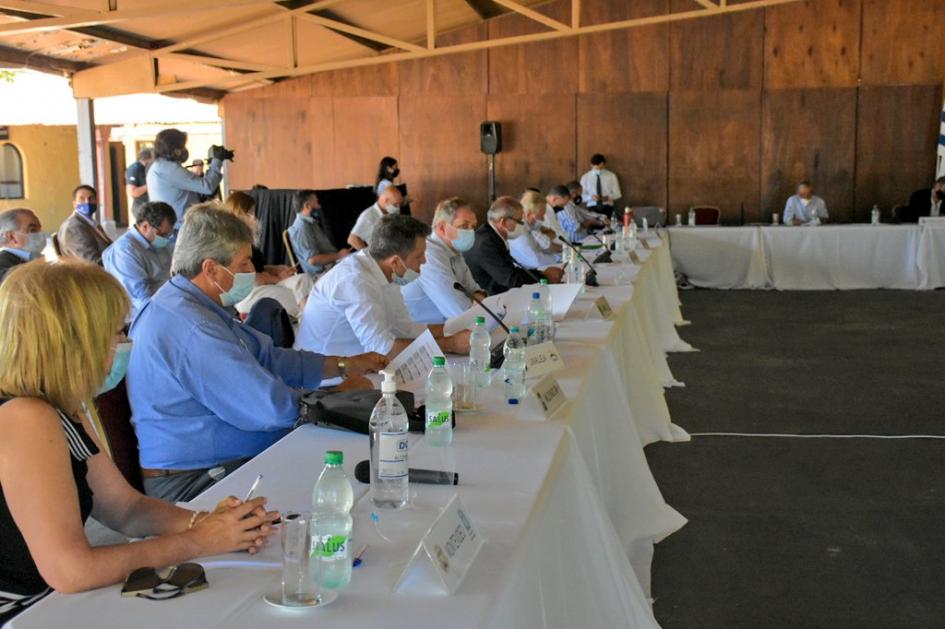 Intendentes sesionan en la Rural del Prado Intendentes sesionan en la Rural del Prado