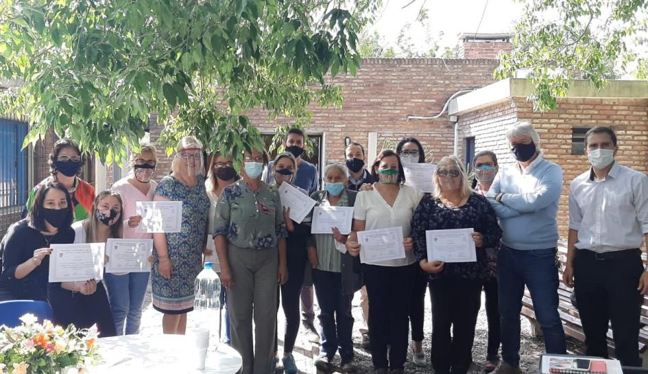 funcionarios con sus certificados funcionarios con sus certificados