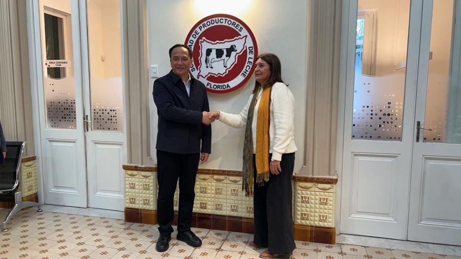 Intendente (I) Delia Mutay con Vice Gobernador de Guangxi ´´