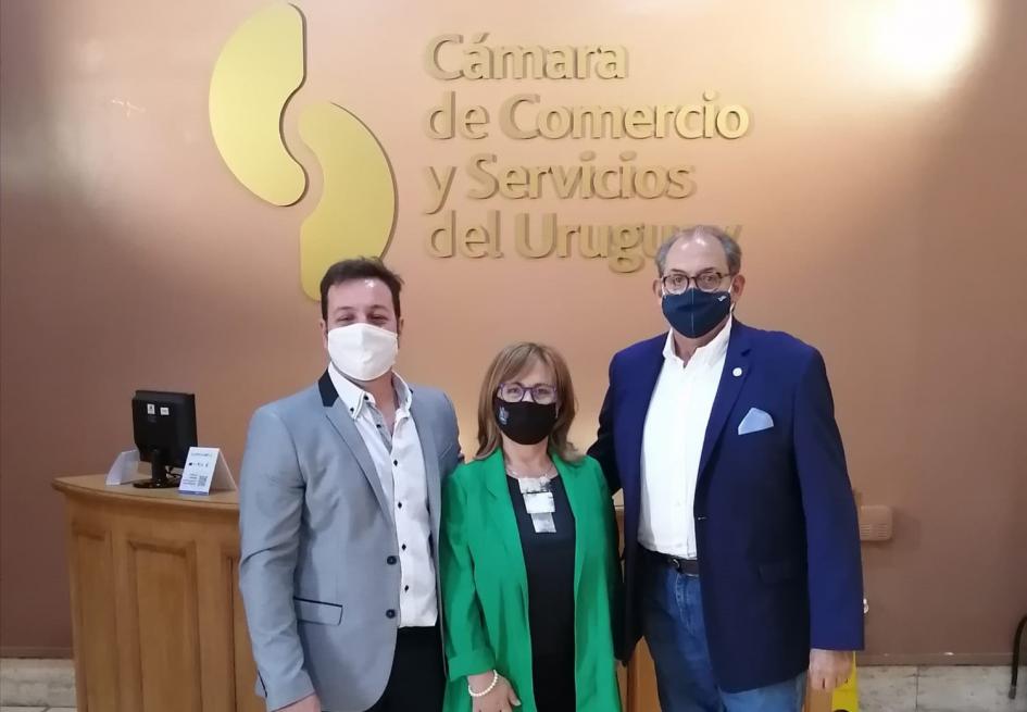 Carmen Passarella con autoridades de Turismo Carmen Passarella con autoridades de Turismo