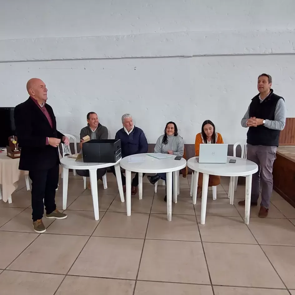 Escribanos realizando sorteo de los beneficiarios Escribanos realizando sorteo de los beneficiarios