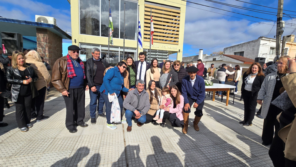 Nuevo alcalde con familia y amigos ´´