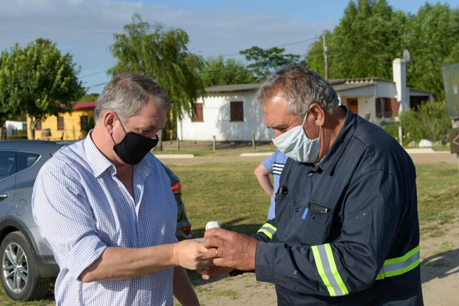 Lopez junto a un funcionario de Vialidad Lopez junto a un funcionario de Vialidad