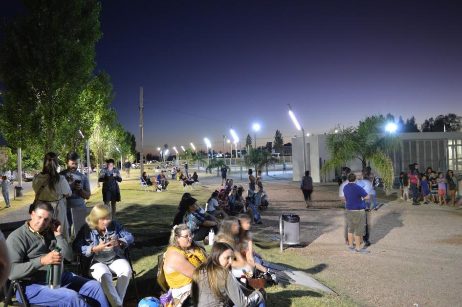 Nueva iluminacion en Plaza Conde Nueva iluminacion en Plaza Conde