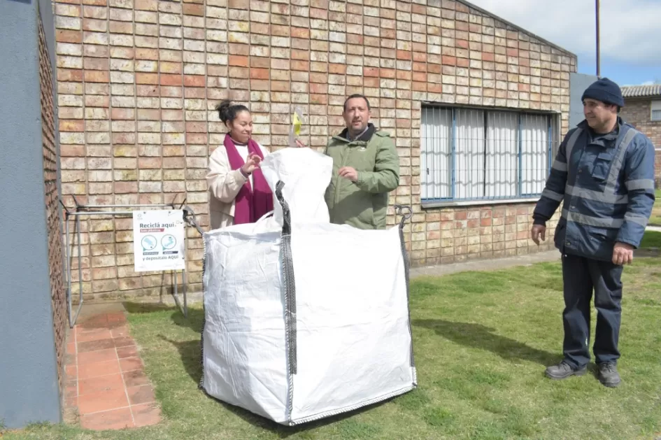 Recolección de envases de plástico PET en el marco del programa de Educación Ambiental ´´
