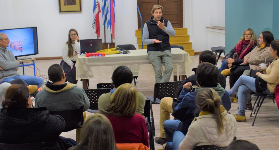 Taller plan local sarandi grande ´´