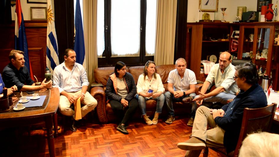 reunion en despacho del intendente Guillermo Lopez reunion en despacho del intendente Guillermo Lopez
