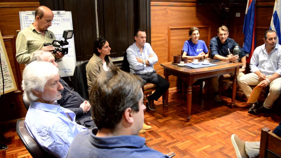 reunion en despacho del intendente Guillermo Lopez reunion en despacho del intendente Guillermo Lopez