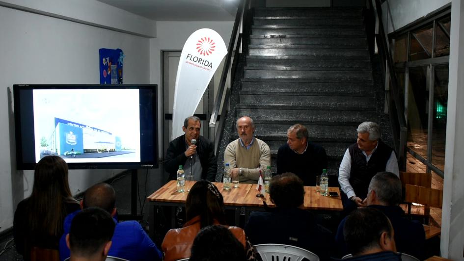 Intendencia presentó proyecto del nuevo Centro Acuático Florida Intendencia presentó proyecto del nuevo Centro Acuático Florida