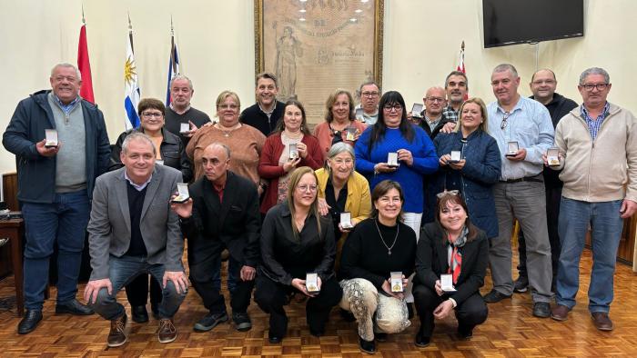 Reconocimiento a Funcionarios con 30 años en la comuna ´´