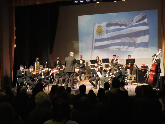Sinfonica Juvenil de Florid aen concierto