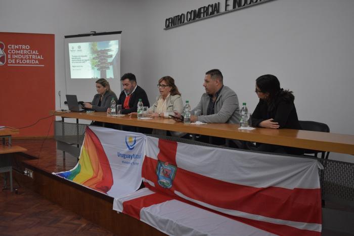 Taller sobre oportunidades de negocio en el turismo LGBT+