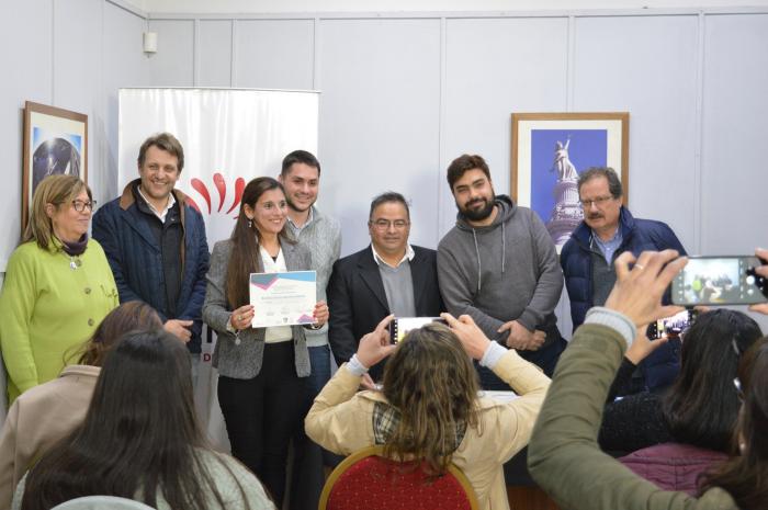 Autoridades de la Intendencia entregan los certificados