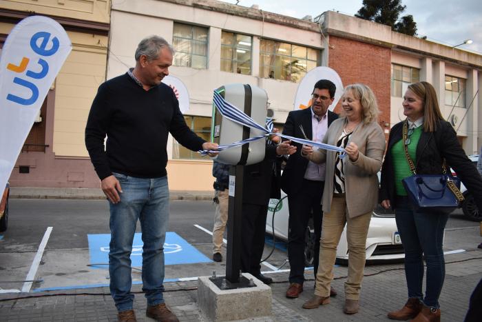 Nuevo puesto de carga para vehículos eléctricos en Florida