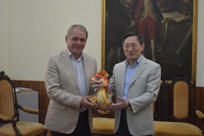 Embajador de China visita Florida por celebraciones del Año Nuevo
