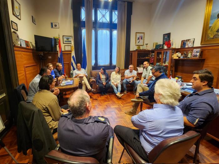 reunion en despacho del intendente Guillermo Lopez