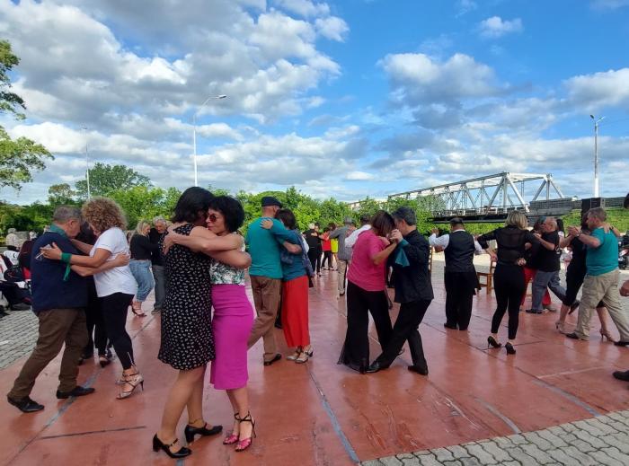 Floridenses celebraron el Día Internacional del Tango