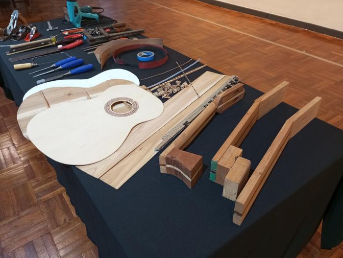 Se realizó taller de lutería en guitarra del Centro De Puertas Abiertas