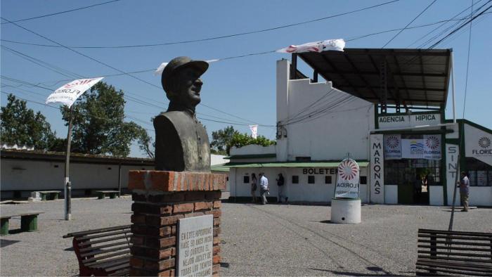 Busto a Irineo Leguisamo Busto a Irineo Leguisamo