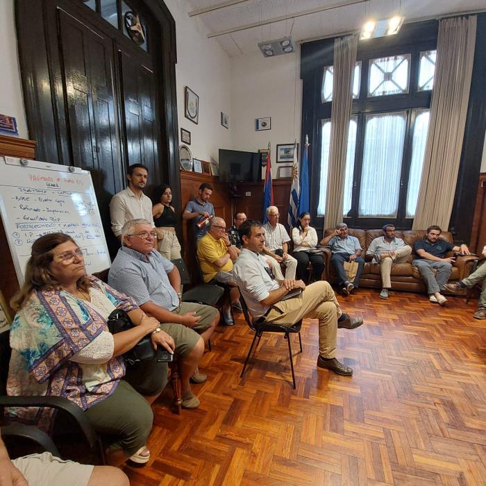 reunion en depacho del intendente Lopez reunion en depacho del intendente Lopez