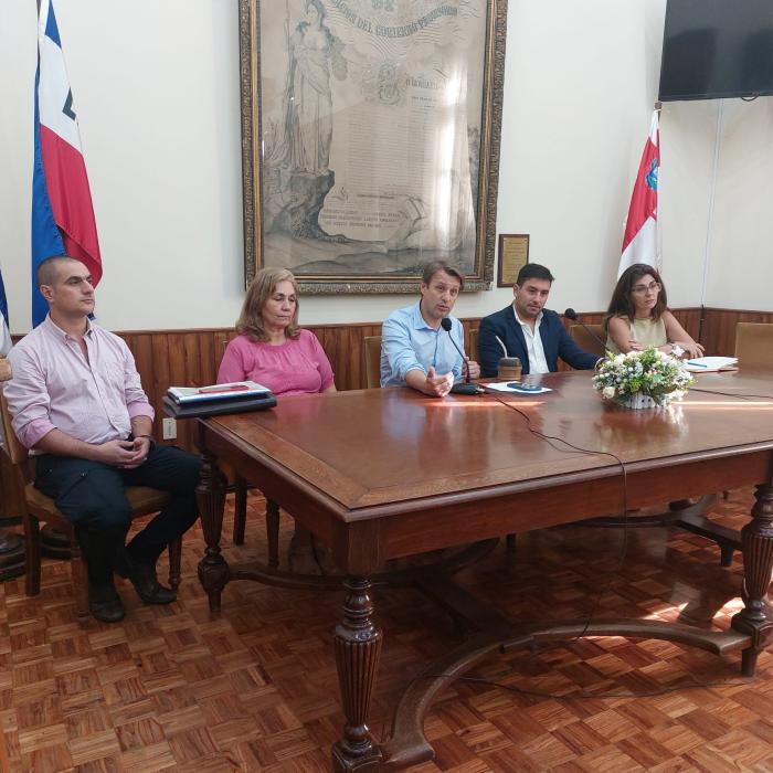 Lanzamiento en el Salón de Honor