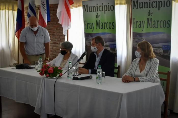 Autoridades firman acta de asunción 