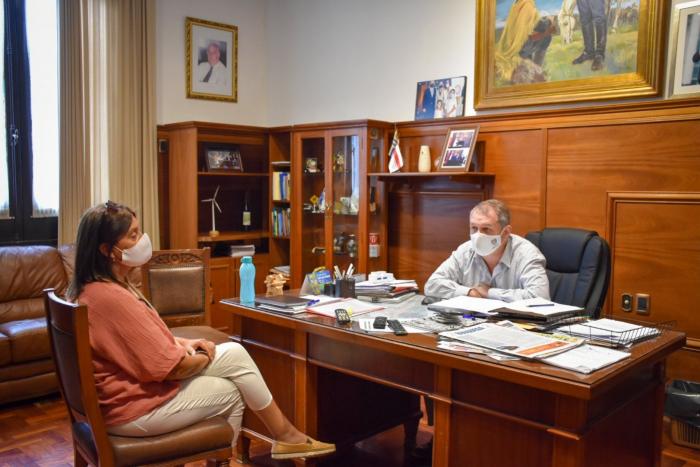 Delia Mutay en reunion con el intendente Guillermo Lopez